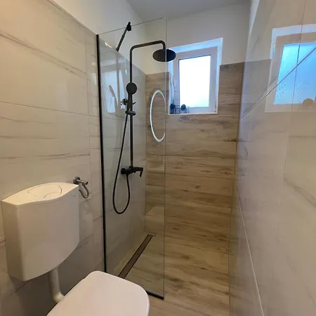 Apartment Bura *